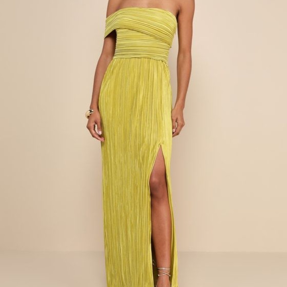 ISO XS Lulu's Poised Performance Chartreuse Plisse One-Shoulder Maxi Dress